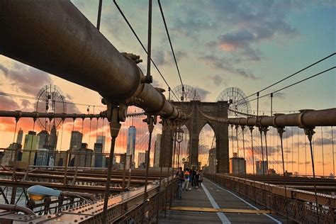 A Walk On The Brooklyn Bridge | The Buzz