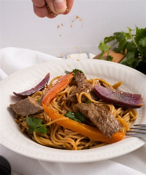 "Tallarin Saltado" - Stir Fry Noodles | Step by Step by Recipe