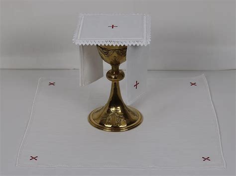 Amazon.com: Church Atelier Catholic Altar Linens Set with Red Cross ...