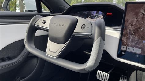 Here's what a rental Tesla Model S interior looks like after 19,000 ...