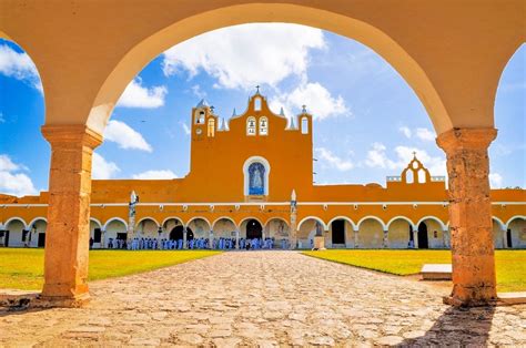 8 Reasons to Visit the Yellow City of Izamal, Mexico (2024)