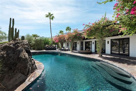 20 STUNNING Villas in Palm Springs [2024 Edition]