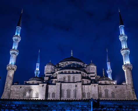 Blue Mosque at Night - Best Photo Spots