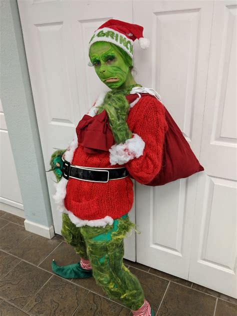 diy grinch costume woman - Carley Tyner