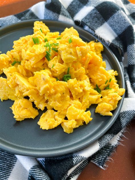 How to Make Perfect Scrambled Eggs - Tastefully Grace