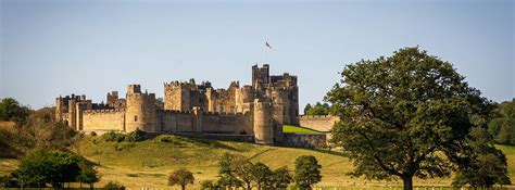 Alnwick Castle and Gardens Walk | Visit an 11th C Castle | 10Adventures