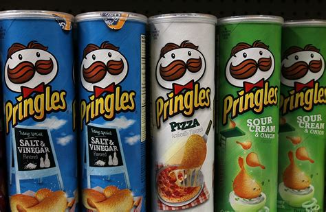 These Hot Dog Flavored Pringles Look Very Interesting-Pringles New Hot ...