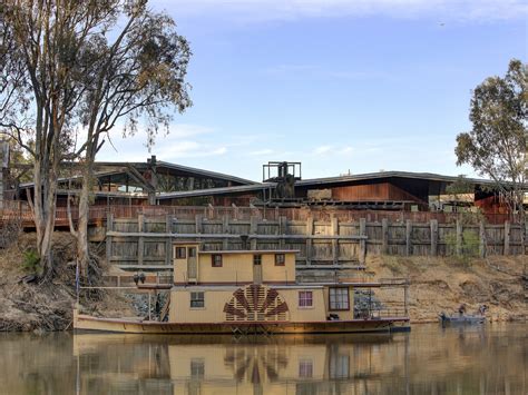 Gallery of Port Of Echuca Discovery Centre / JAWSARCHITECTS - 9