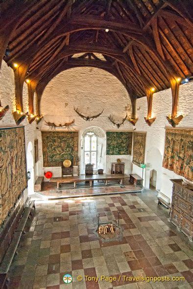 The Great Hall of Bunratty Castle | Castles interior, Castles in ...