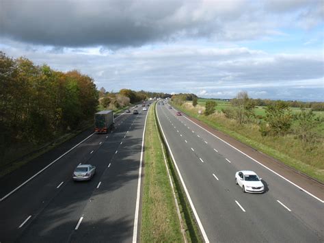 The M6 motorway, looking northbound © David Purchase cc-by-sa/2.0 ...