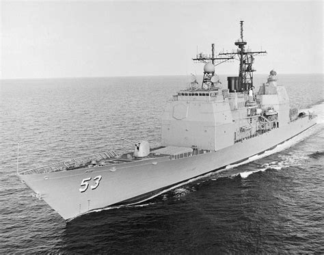 A port bow view of the guided missile cruiser USS Mobile Bay (CG 53 ...