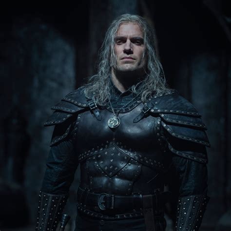 2932x2932 Resolution Henry Cavill as Geralt with New Armor in The ...