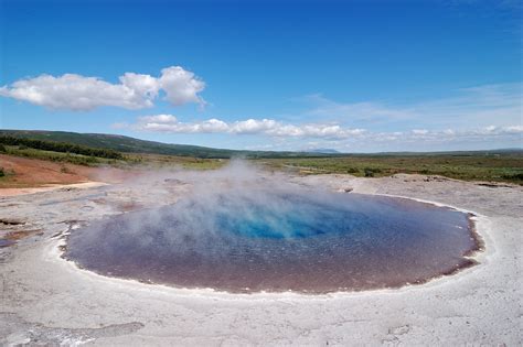 File:Geysir-Iceland-2008.jpg