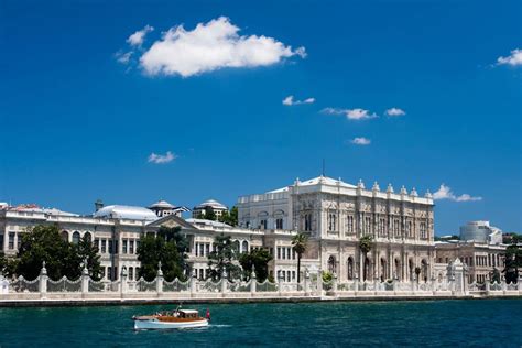 Istanbul Bosphorus Cruise Tour with Dolmabahce Palace