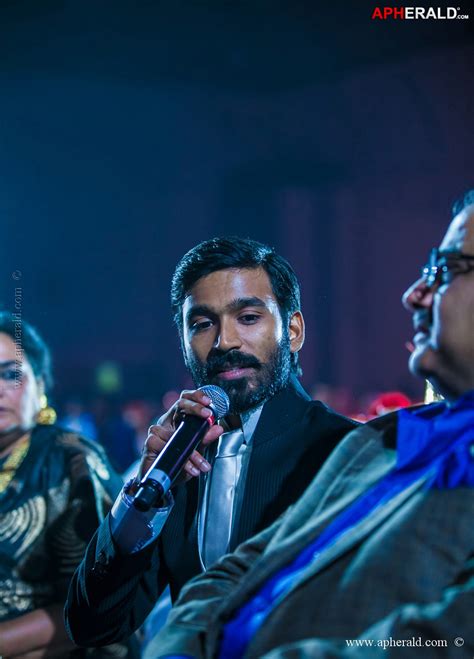 Dhanush at SIIMA Awards 2013 | Veethi