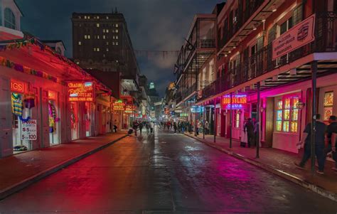 Most Haunted Places in New Orleans - How to Explore City of the Dead