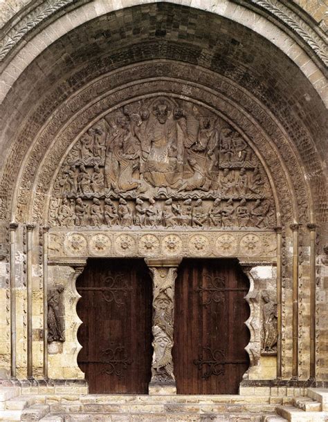 Romanesque portals, French (1101-1133)