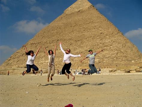 Day Tour to Giza Pyramids and Egyptian Museum | Cairo Short Excursions