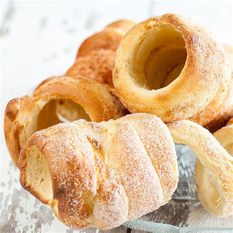 Hungarian kurtos kalacs a.k.a. chimney cake - ohmydish.com