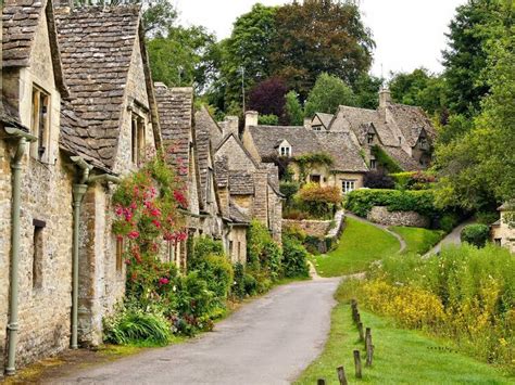 13 Best Things To Do in the Cotswolds in 2023