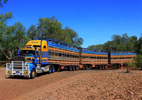 Crossing horizons: Trains and road trucks across Australia (Video)