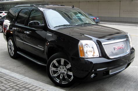 File:2011 GMC Yukon Denali Hybrid -- 2011 DC.jpg - Wikipedia