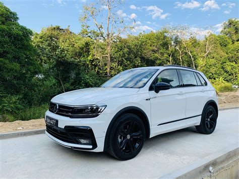 2019 Tiguan R-Line Black Edition. 2.0 TSI (220 hp). Loving it to bits ...