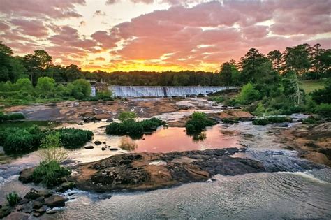 BEST WATERFALLS IN GEORGIA YOU'VE JUST GOT TO SEE