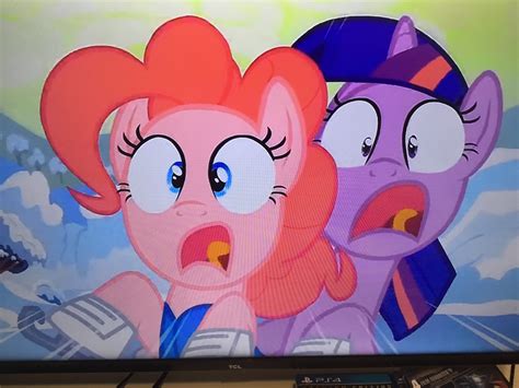 Twilight Sparkle And Pinkie Pie Screaming by Hubfanlover678 on DeviantArt