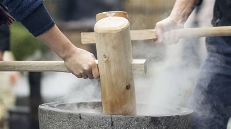 How Is Mochi Made? Traditional and Modern Mochi-Making | Bokksu