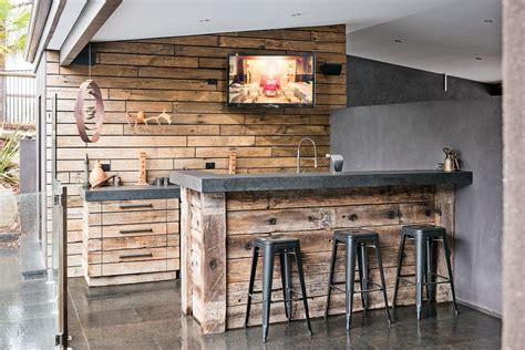 16 Elegant Rustic Home Bar Designs