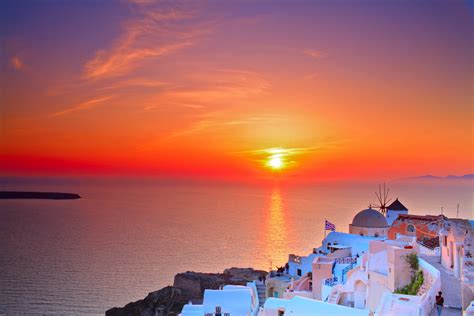 The magical moment of the sunset in Santorini …Where to stand and see ...