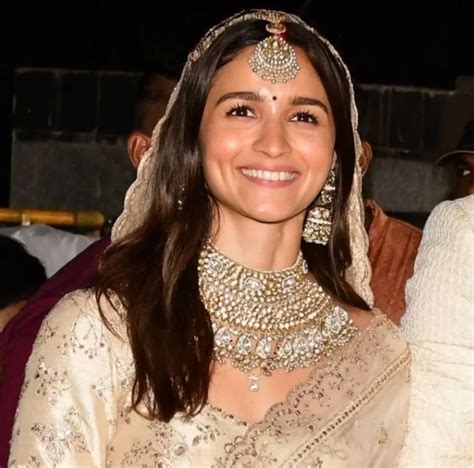 Alia Bhatt Reveals Sabyasachi Mukherjee Designed Her Wedding Outfit In ...