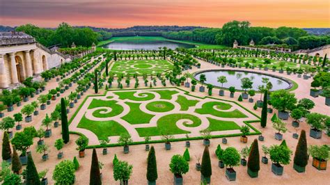 15 Ways To Incorporate Lush Ideas From The Castle Of Versailles Gardens