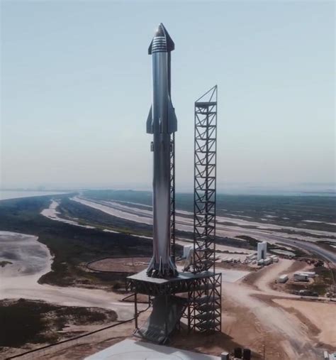 Leaked official render of SpaceX Starship Super Heavy at launch pad in ...