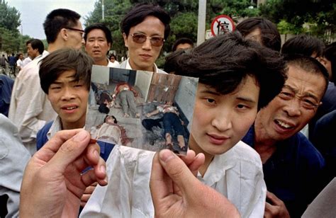 40 Amazing Photos From the 1989 Tiananmen Square Protests ~ Vintage ...