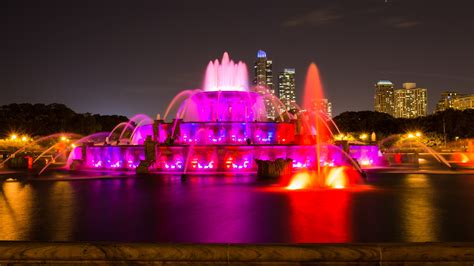 Buckingham Fountain At Night Free Stock Photo - Public Domain Pictures