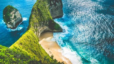 Rekomendasi Wisata Pantai di Bali yang Wajib Anda Kunjungi