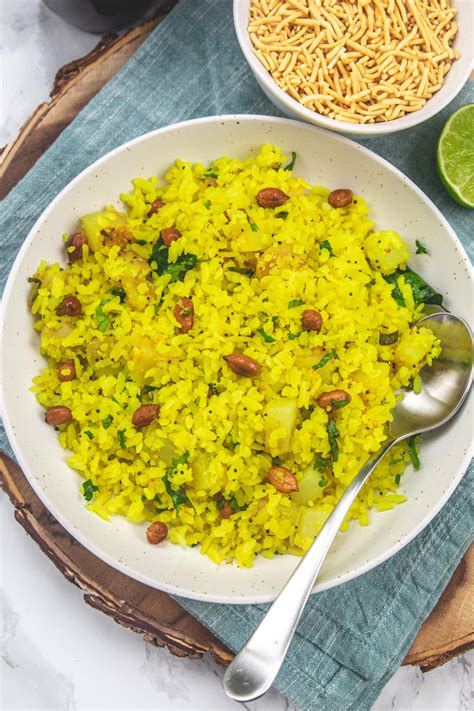 Poha Recipe (Batata Poha) - Spice Up The Curry