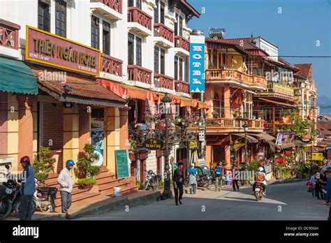 Sapa vietnam buildings hi-res stock photography and images - Alamy