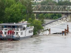 High water levels on North Saskatchewan River close trails | Edmonton ...