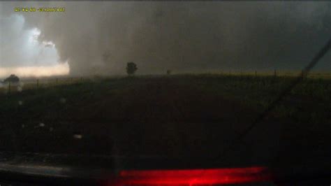 Escaping the El Reno, OK EF5 tornado - full HD dashcam sequence - May ...