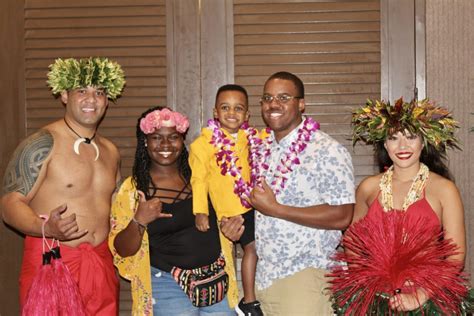 Best Luau in Oahu: Hilton Hawaiian Village Resort Waikiki Starlight ...