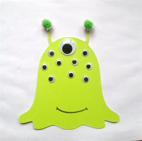 Alien craft | Alien crafts, Space crafts, Craft kits for kids