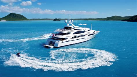 Experience a Luxury Yacht Charter in the Caribbean Islands and the Bahamas