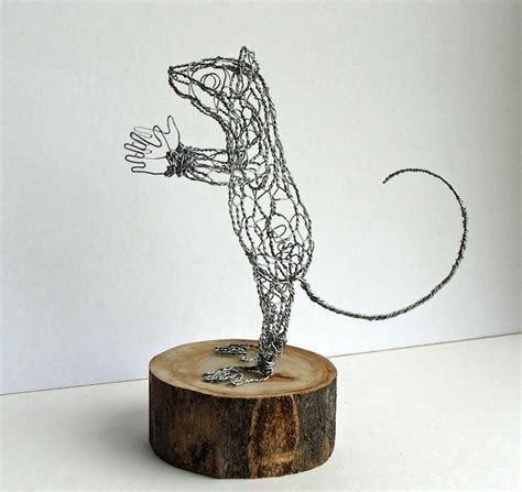 Twisting Wire to Create Cute Animal Sculptures