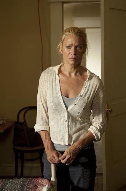 SNEAK PEEK : 'Andrea' Talks "The Walking Dead: Welcome To The Tombs"