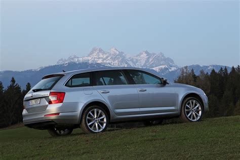 Skoda Octavia Combi 4x4 Revealed in New Images - autoevolution