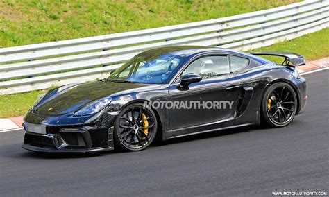 2020 Porsche 718 Cayman GT4 spy shots and video