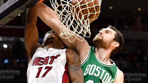 Isaiah Thomas scores 25, Celtics sneak past Heat 112-104